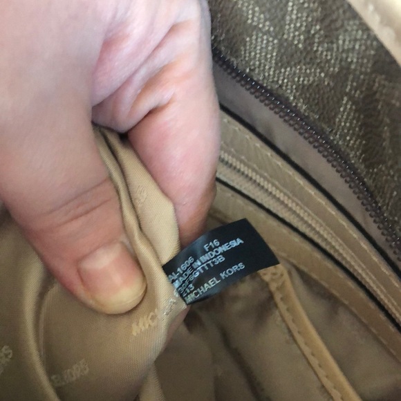 Authentic Michael Kors purse - Picture 5 of 6